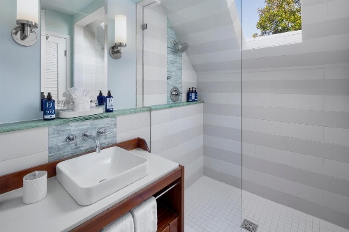 Casa Madrona Hotel And Spa image 2